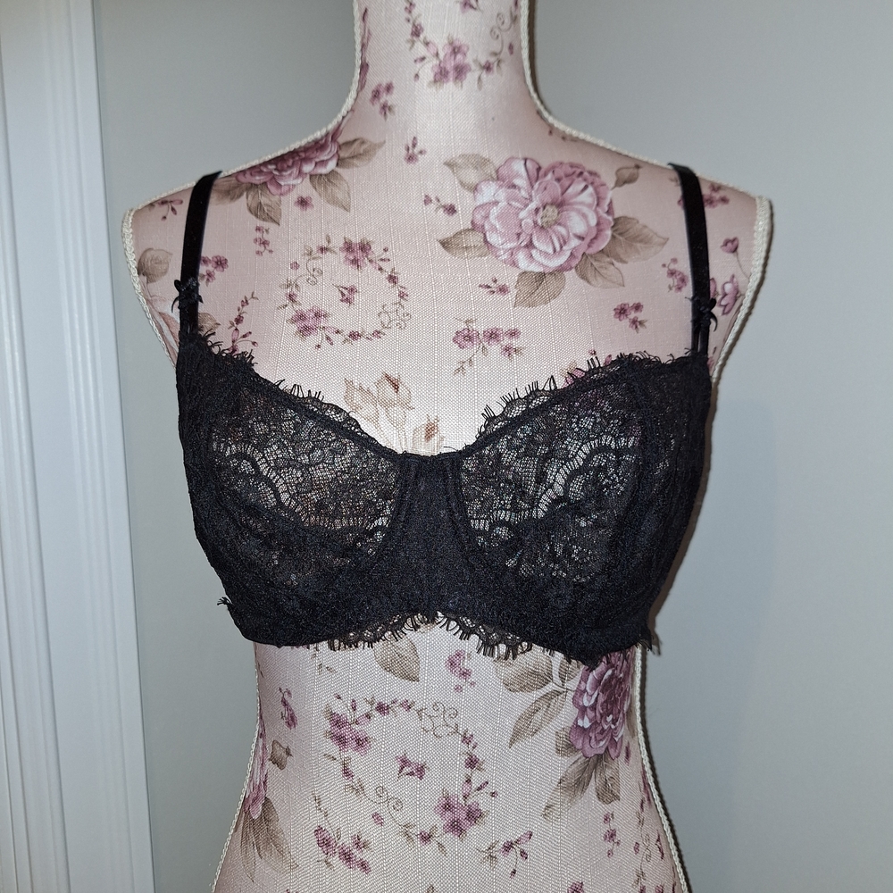 Chic Black Lace Underwire Bra 34DD